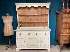 A CHARMING NEW ENGLAND STYLED